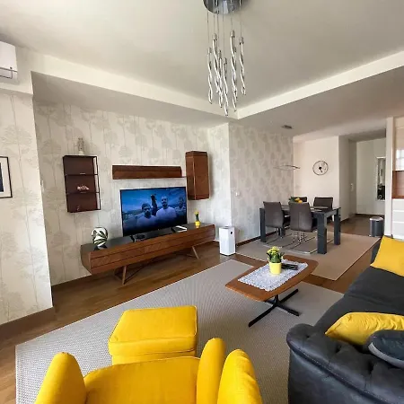 Appartement Elegant Bw Two Bedroom Apartment-promenade View
